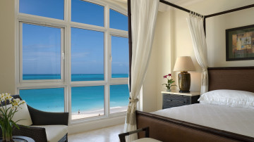 интерьер, панорамные окна, вид на море, кровать, гостиничный номер, 3840х2160