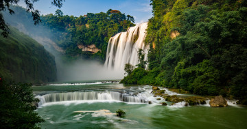 Водопад Хуангошу, водоем, природный ландшафт, деревья, красивый пейзаж
