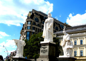 статуи, памятник княгиня Ольга, Киев, столица, архитектура города