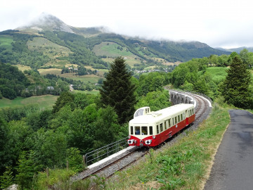 дизель-поезд Пикассо, Франция, железная дорога, пейзаж