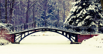 Обои на рабочий стол природа, деревья, пейзаж, зима, снег, мостик