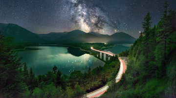 ночь, звёздное небо, река, дорога, мост, горы, лес, деревья, природа, лето, красивый пейзаж, 3840х2160, 4к