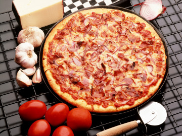 пицца, помидоры, чеснок, нож для пиццы, еда, pizza, tomatoes, garlic, pizza cutter, food