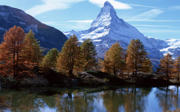 Фото бесплатно горы, отражение, снежные вершины, утёсы, осень, деревья, природа