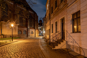 ночь, город, уличные фонари, дома Германии