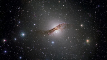 3840х2160 4к обои A deep look at the strange galaxy Centaurus A-45