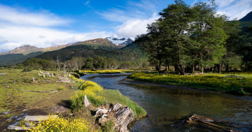 Обои на рабочий стол Аргентина, Ushuaia, Patagonia, горы, природа, речка, пейзаж, река