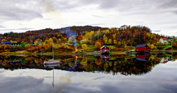 Обои на рабочий стол пейзаж, дома, река, осень, лодка, Северной Норвегии