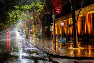 Фото бесплатно город, дождь, лужи, ночь, осень, улица