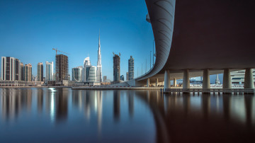 ultra hd 4k wallpaper, Дубаи, город, мост, набережная, город, отражение в воде, 3840х2160, Dubai, die Stadt, die Brücke, die Promenade, die Stadt, die Reflexion im Wasser