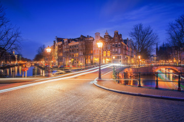 ночной Амстердам, Нидерланды, пустая улица, город