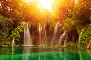 Картинка, Плитвицкие озера, Хорватия на рабочий стол, водопад, лучи солнца