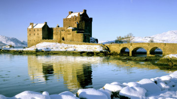 Замок Эйлан Донан, Лох-Дуйч, Западное нагорье, Шотландия, зима, озеро, мост