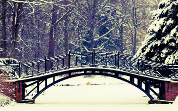3840х2400 4к обои скачать красивый мост в парке зимой