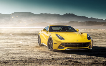 Фото бесплатно пустыня, желтый Феррари F12 Берлинетта, автомобили, купе