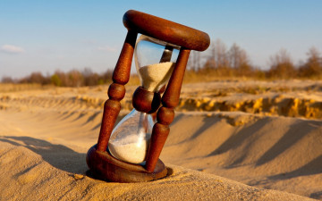 hourglass, on sand, antique clock, wooden, песочные часы, на песке, старинные часы, деревянные
