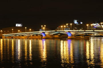 Фото бесплатно залив, мост, Санкт-Петербург, ночной город, отражение огней в воде