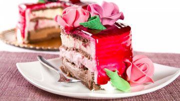 3840х2160 4к обои кусок торта на блюдце - десерт