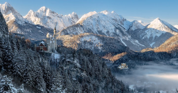 Обои на рабочий стол горы, природа, Бавария, Neuschwanstein Castle, пейзаж, Германия, Альпы, зима, лес, деревья