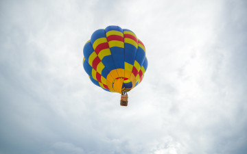 balloon in the sky, balloon, aircraft, minimalism, 4k widescreen wallpaper, аэростат в небе, воздушный шар, летательный аппарат, минимализм, 4к обои широкоформатные