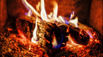 костёр, огонь, дрова, пламя, угли, камин, 3840х2160, 4к обои