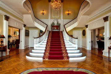 интерьер, дворец, холл, лестница, красная дорожка