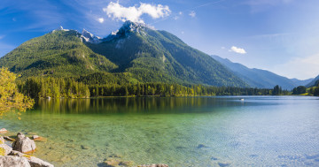 озеро в Альпах, горы, пейзаж, красивая природа