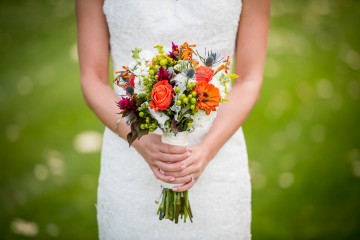 Фото бесплатно женщина, невеста, свадьба, праздник, букет цветов, белое платье