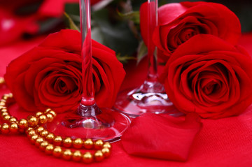 Фото бесплатно красные розы, украшение, ножки бокалов