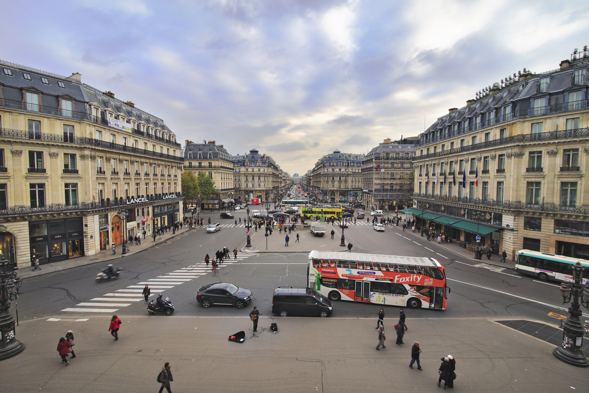Фото бесплатно перекресток, город, Париж, Франция, оживлённая улица