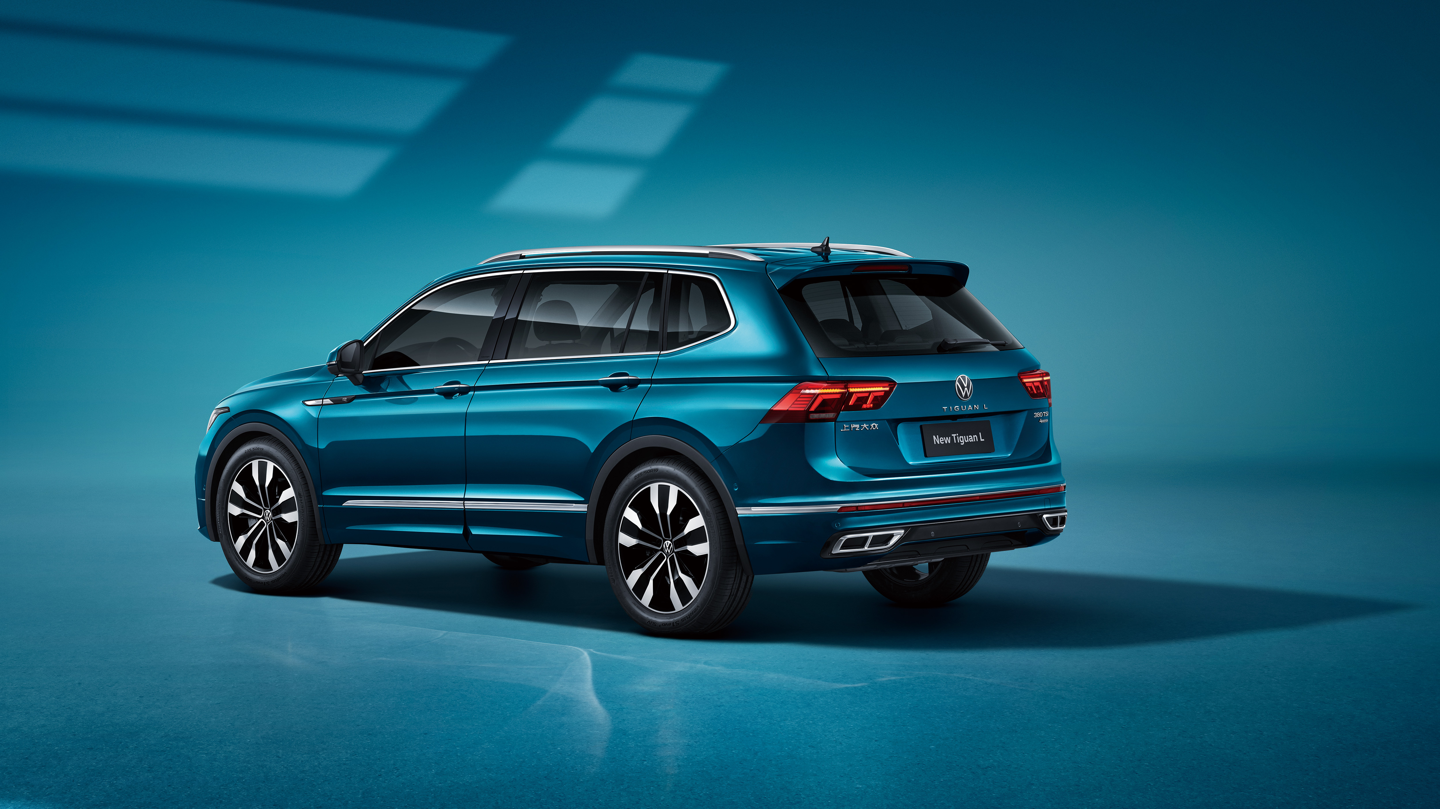 Фото бесплатно машины, Volkswagen, кроссовер, голубой авто на голубом фоне