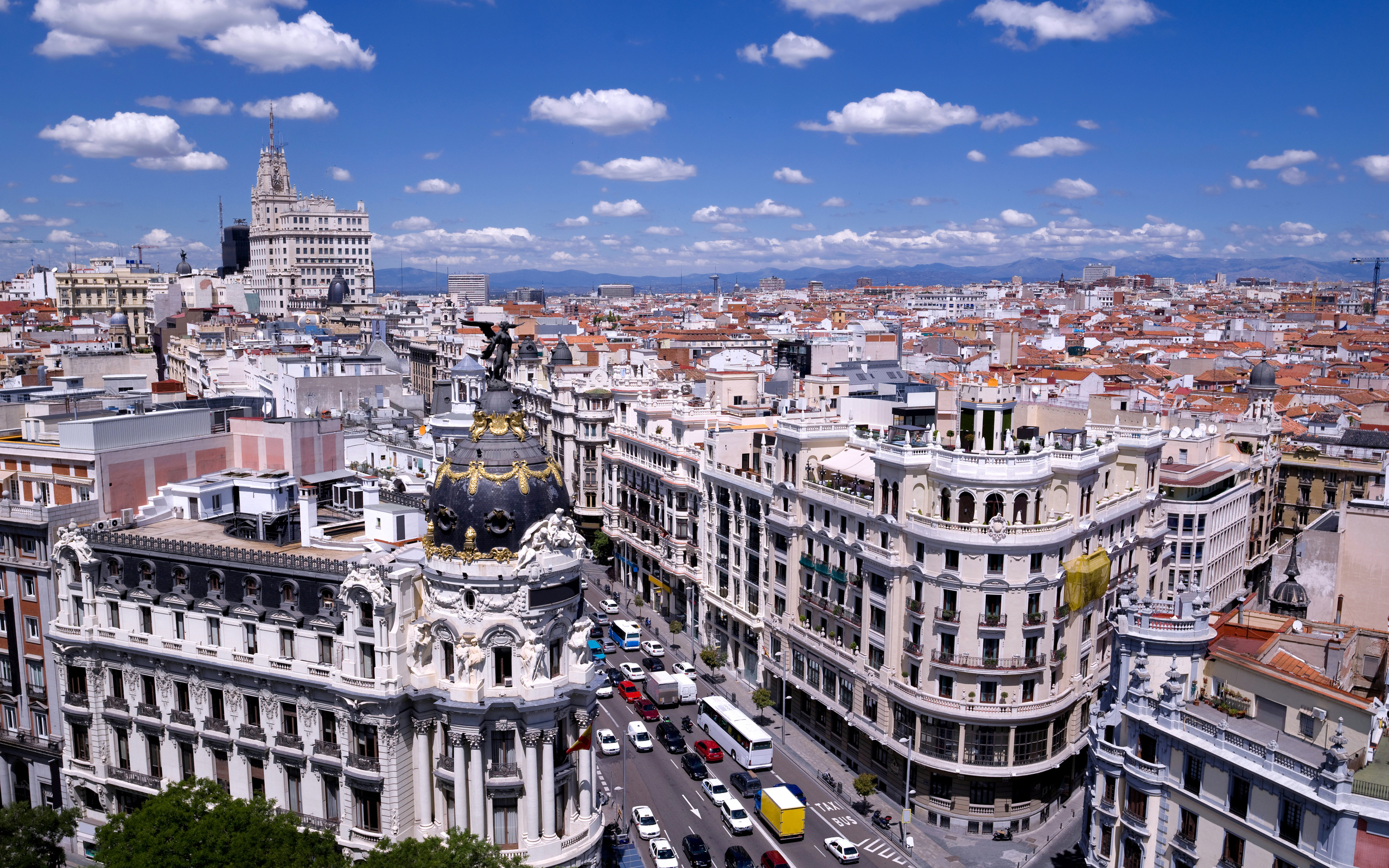 Испания, Мадрид, дома, небо, улица, облака, город, здания, архитектура, Spain, Madrid, houses, sky, street, clouds, city, buildings, architecture