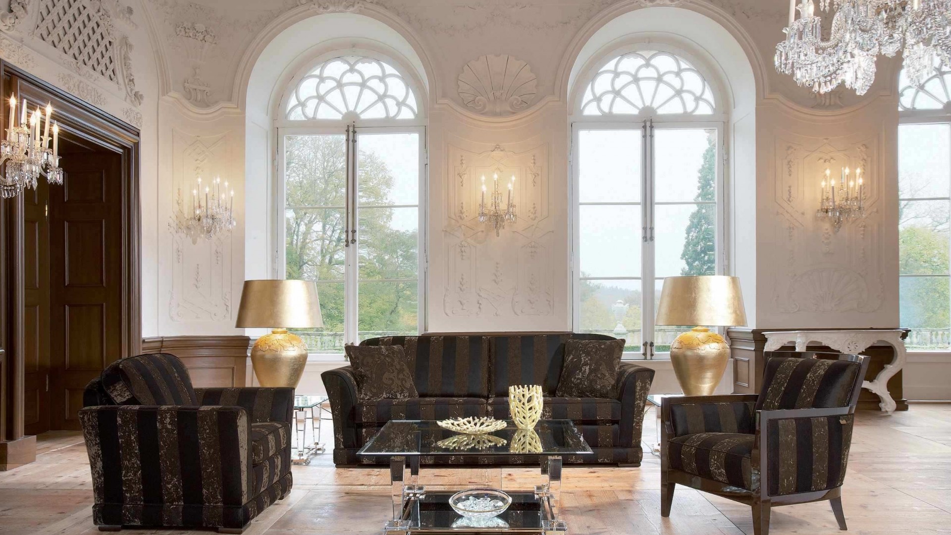 Фото бесплатно кресла, гостиная, люстры, француские окна, интерьер