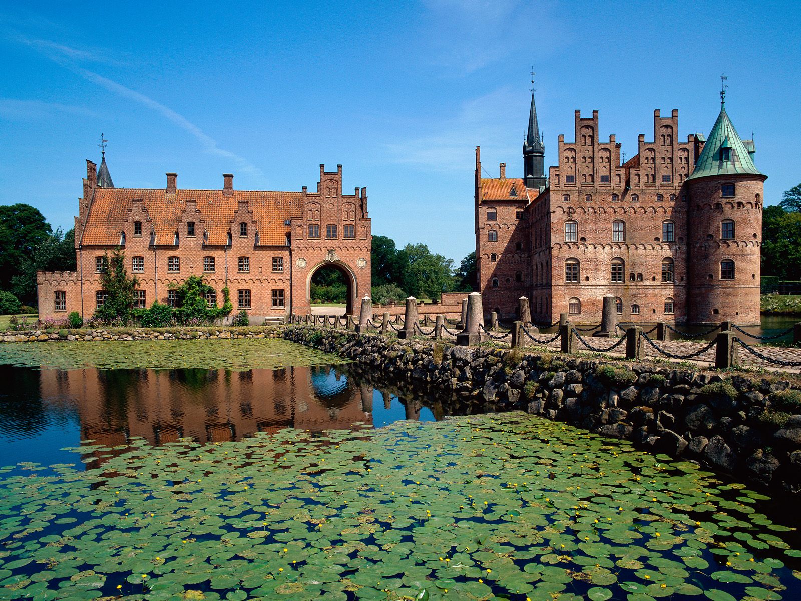 Egeskov Castle, Fyn Island, Denmark, Замок Эгесков, остров Фюн, Дания