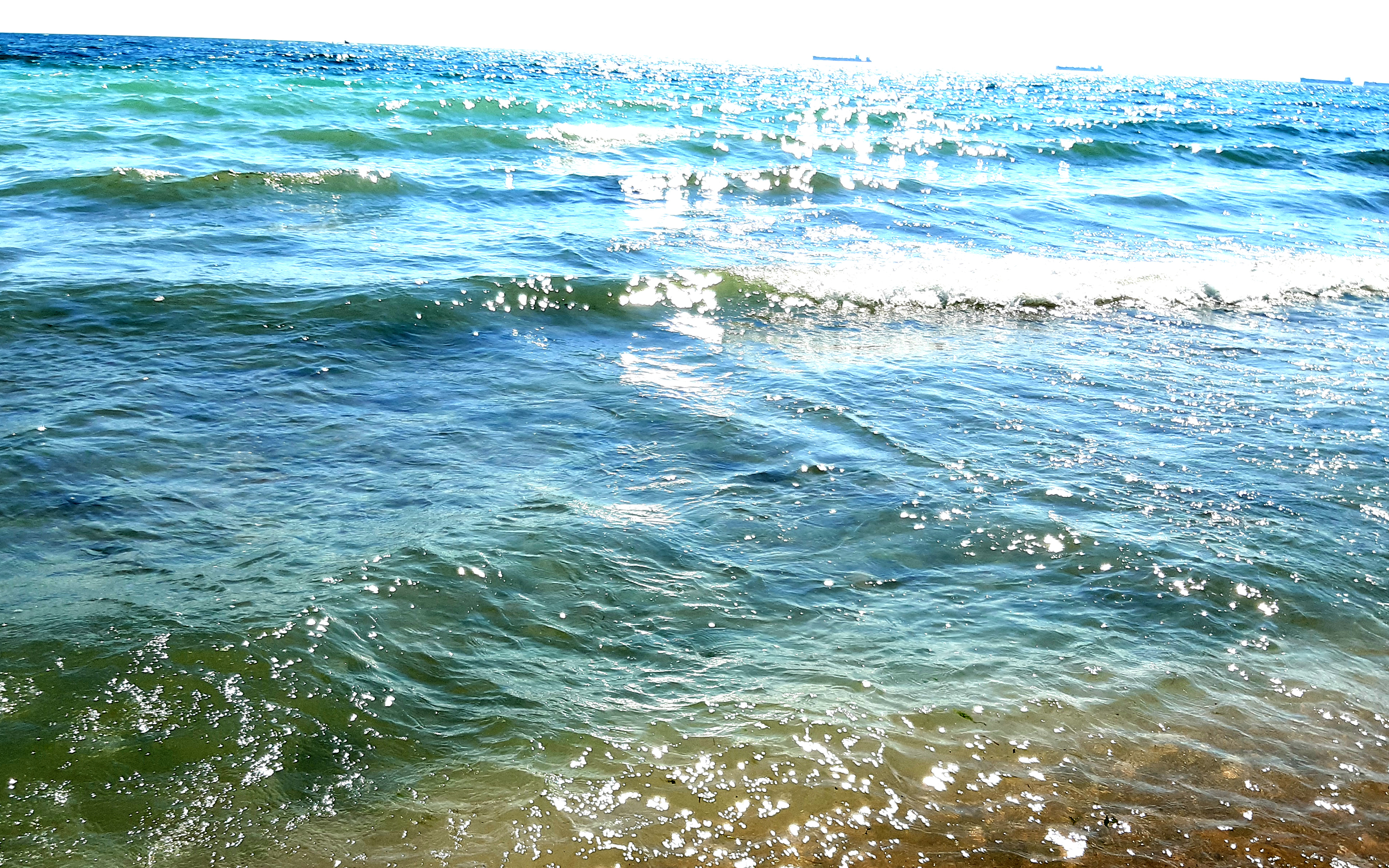 Чёрное море, волны, вода, блеск, 3840х2400 4к обои