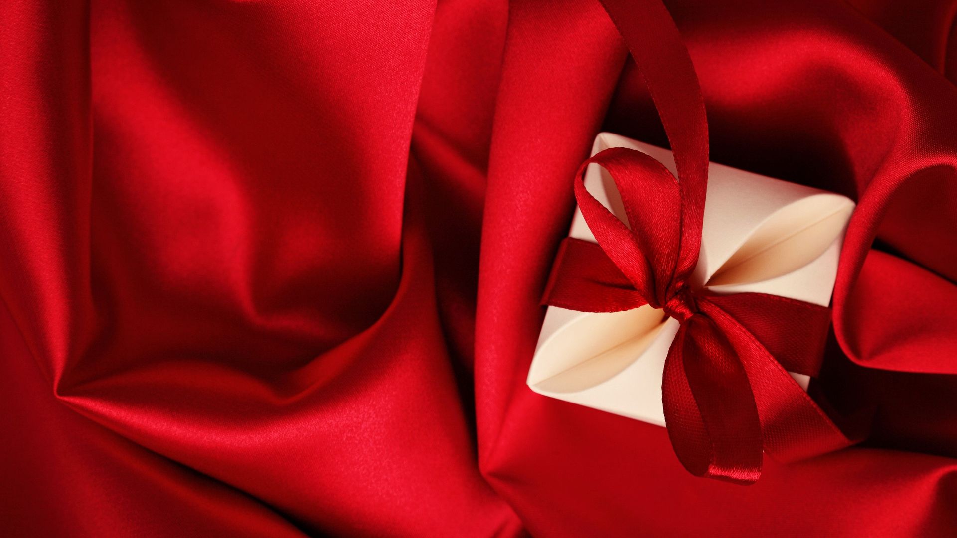 коробка, подарок, красный бант, красный шёлк, праздник, романтика