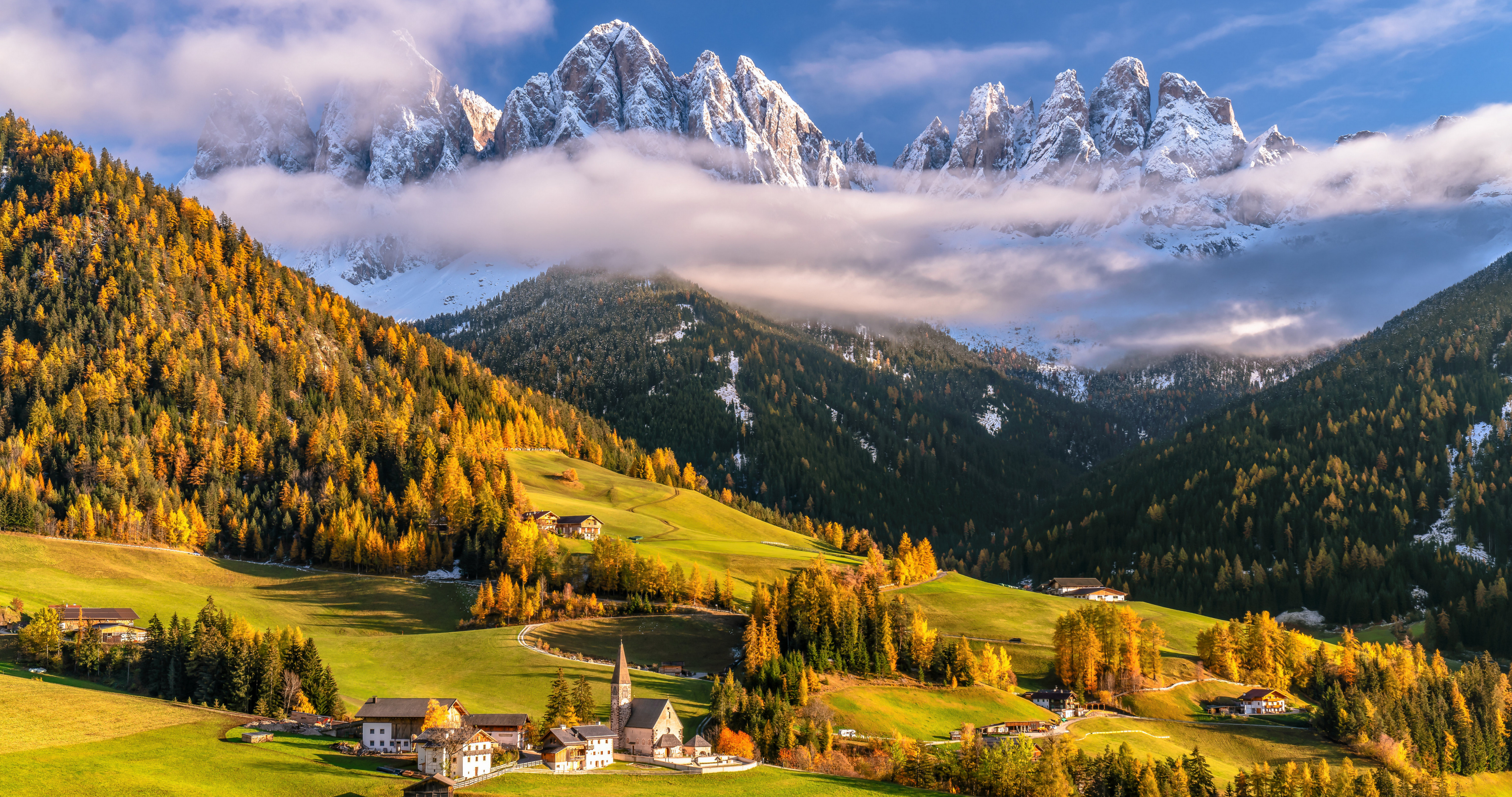 Обои на рабочий стол Альпы, Италия, облачно, Облака, Осень, Пейзаж, альп, Горы, облако, Dolomites, Природа, осенние, Долина, гора